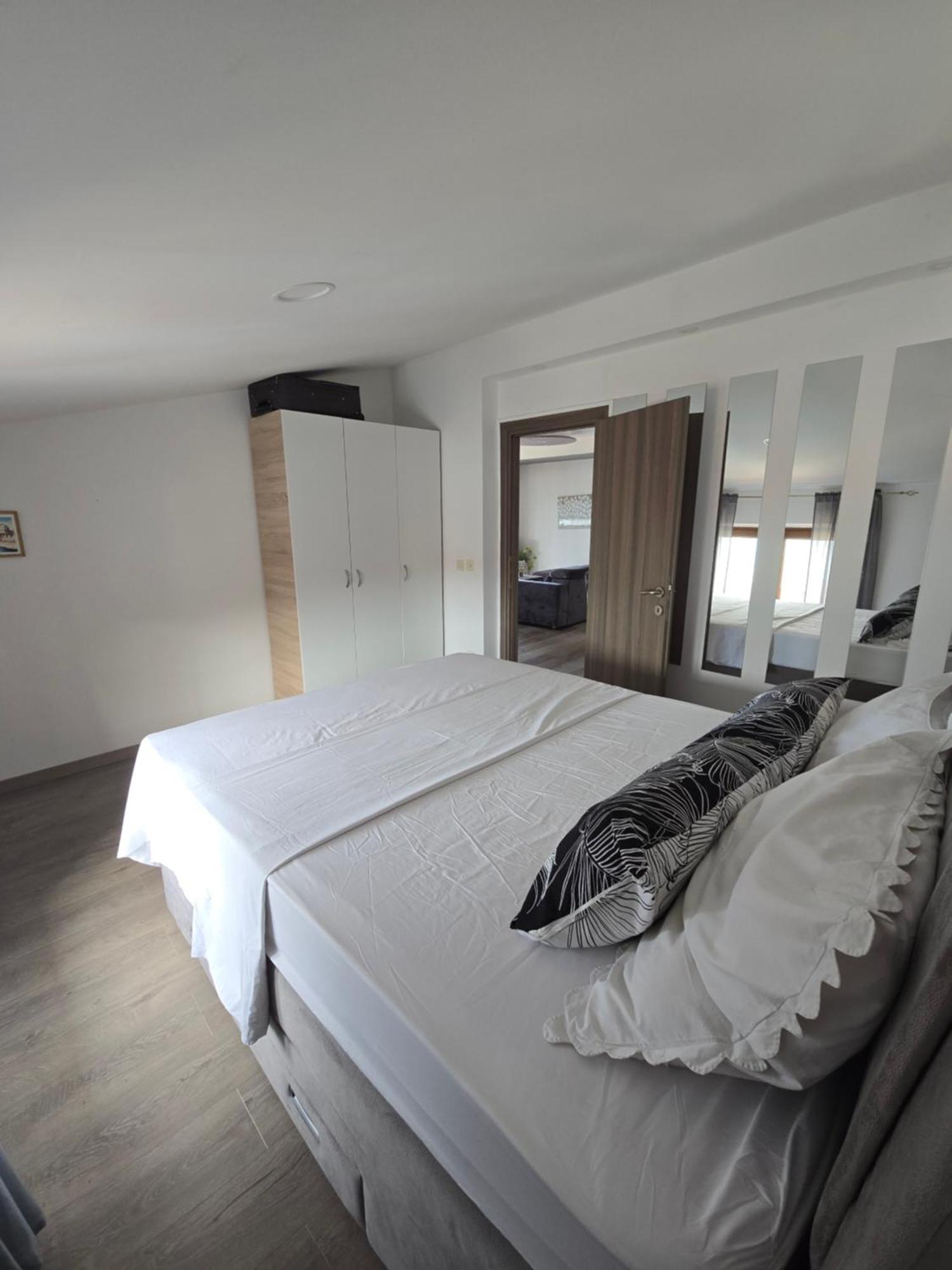 Apartments Bagaric Trogir Luaran gambar